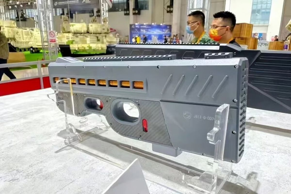 قدرت نمایی الکترومغناطیسی ارتش / جهان انگشت به دهان ماند