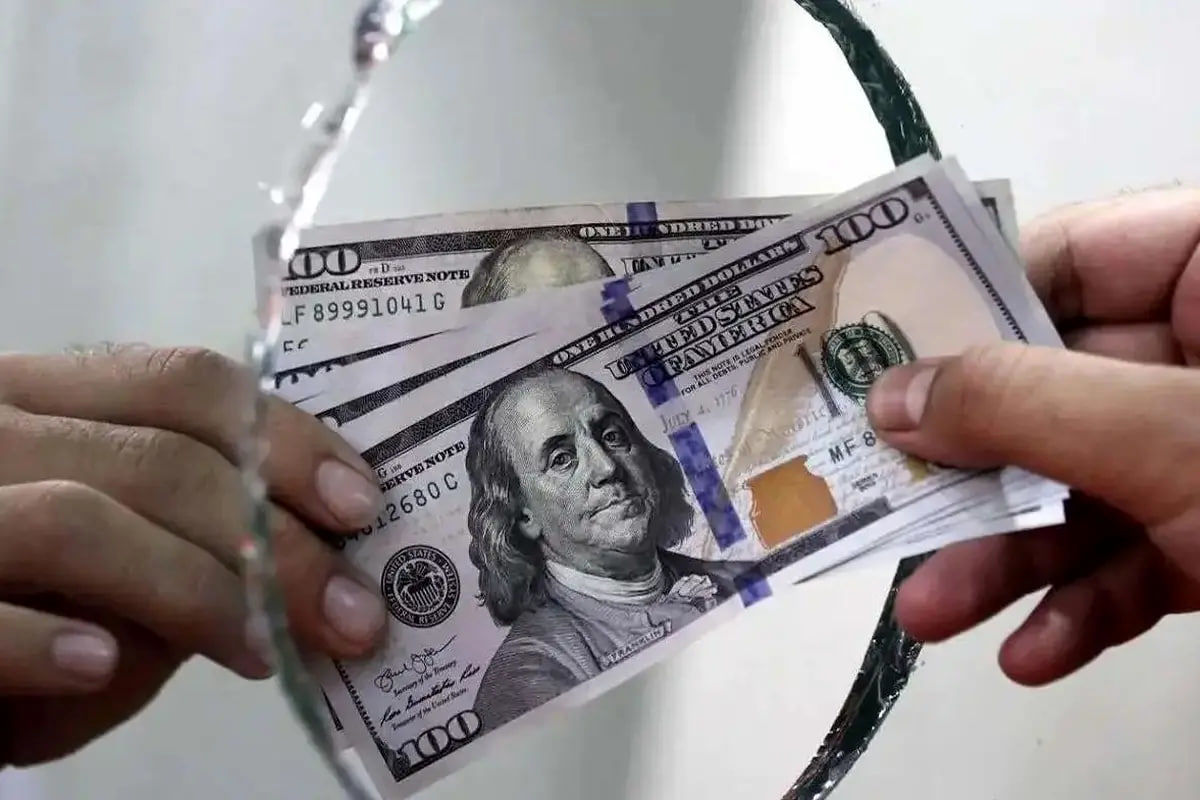 قیمت رسمی دلار در بازار آزاد اعلام شد (۲۲ خرداد ۱۴۰۴)