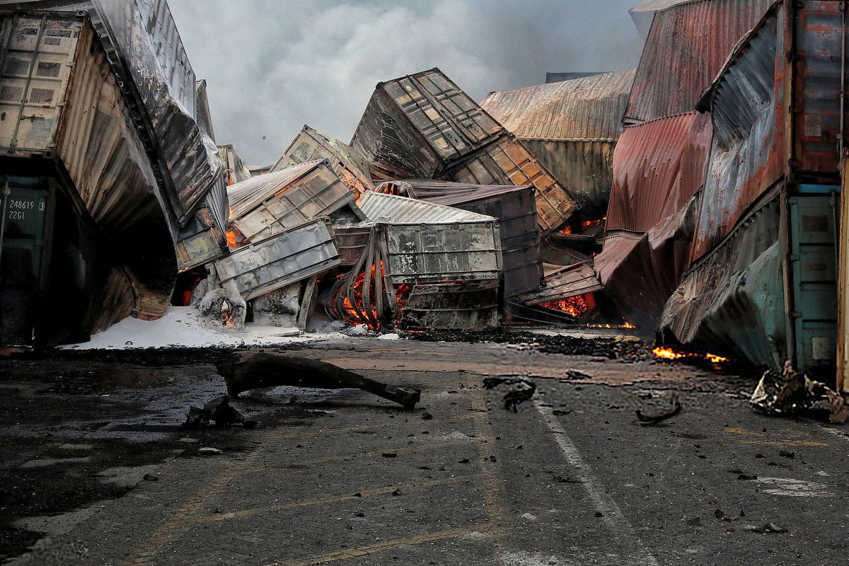 انفجار سنگین مالی در بندر شهید رجایی /  صنعت بیمه وارد میدان شد