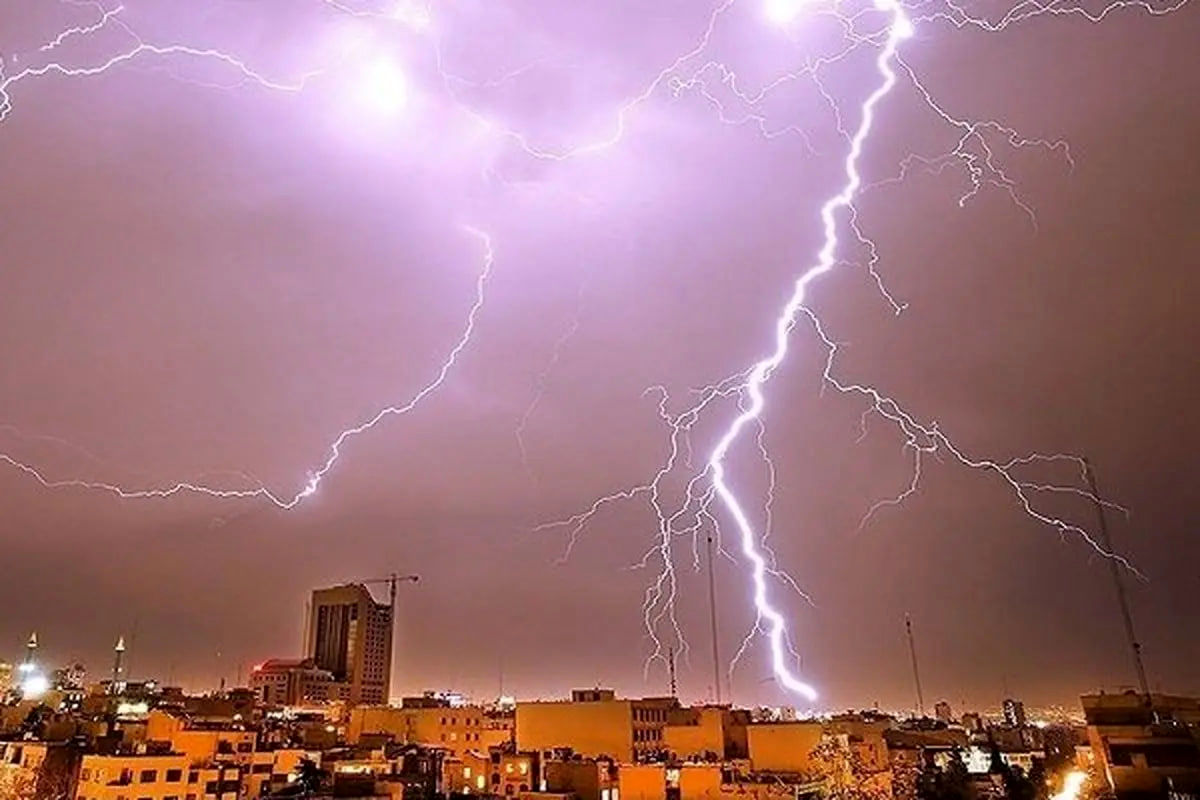 رعد و برق پرقدرت در راه کشور / این استان ها طوفانی می شوند