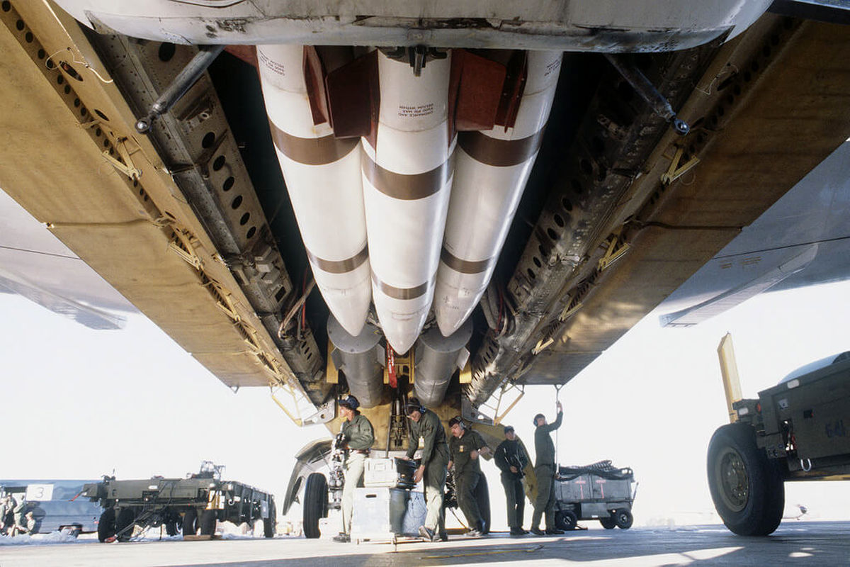 خبر شبانه برای ملت ایران؛ بمب های اتم آمریکا وارد این کشور شد