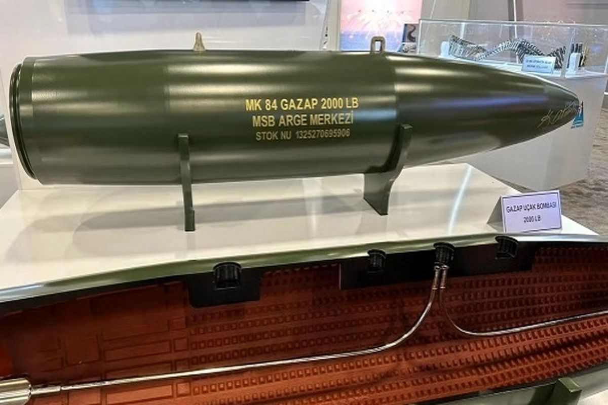 قوی‌ ترین بمب خلاء ۹۷۰ کیلویی بیخ گوش ایران ساخته شد