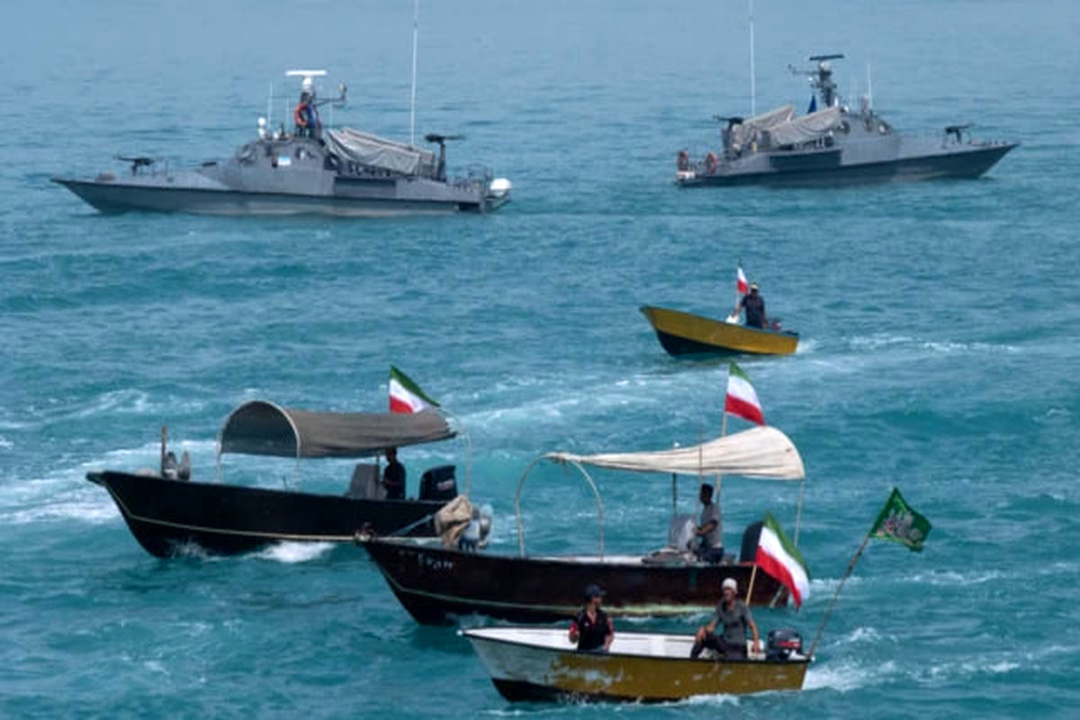 مشاور فرمانده سپاه: آماده بستن تنگه هرمز هستیم