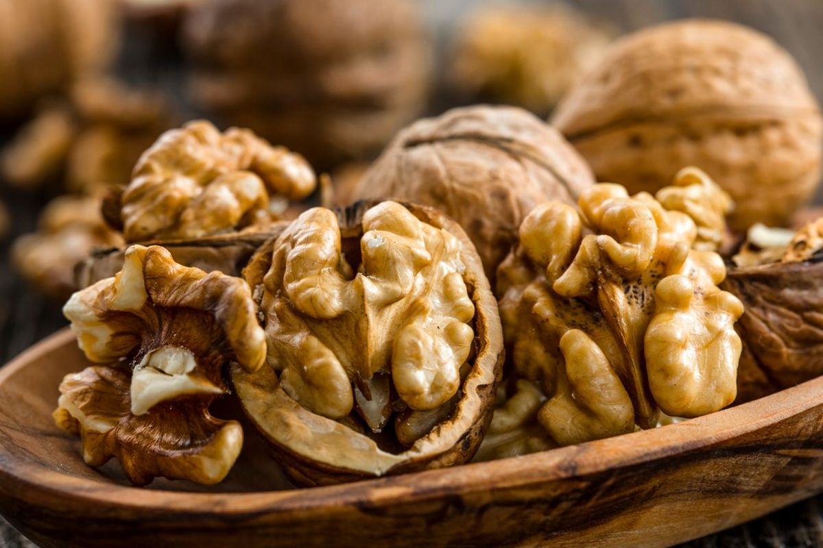 خرید و فروش گردو ممنوع شد؛ ماجرا چیست؟