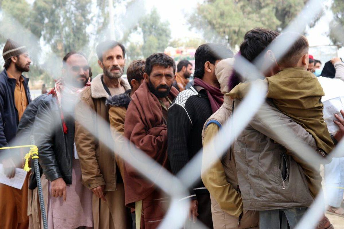 درخواست فوری طالبان از ایران / افغان ها را اخراج نکنید