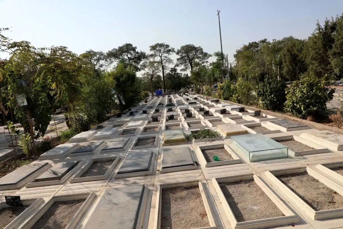 قدرت مافیا برای فروش قبر / تخفیف در بهشت زهرا، ۲ تا بخر ۳ تا ببر!