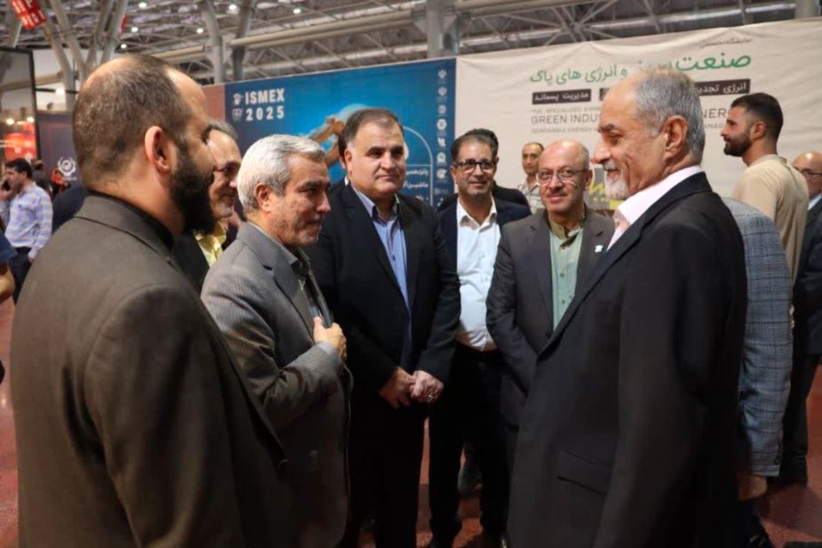 بازدید سرپرست اداره کل صمت استان اصفهان از نمایشگاه تخصصی فولاد