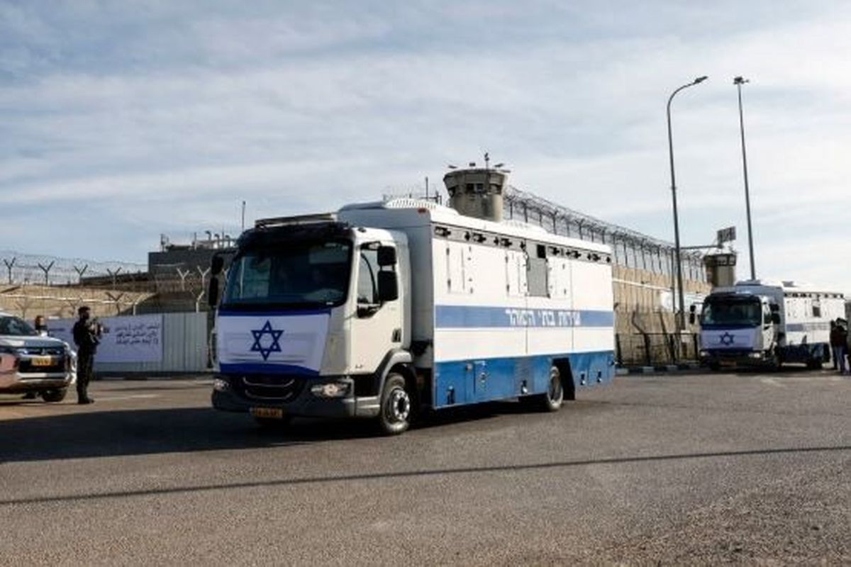 نزدیک به ۲ هزار زندانی فلسطینی آزاد شدند/آغاز عملیات تبادل اسرا