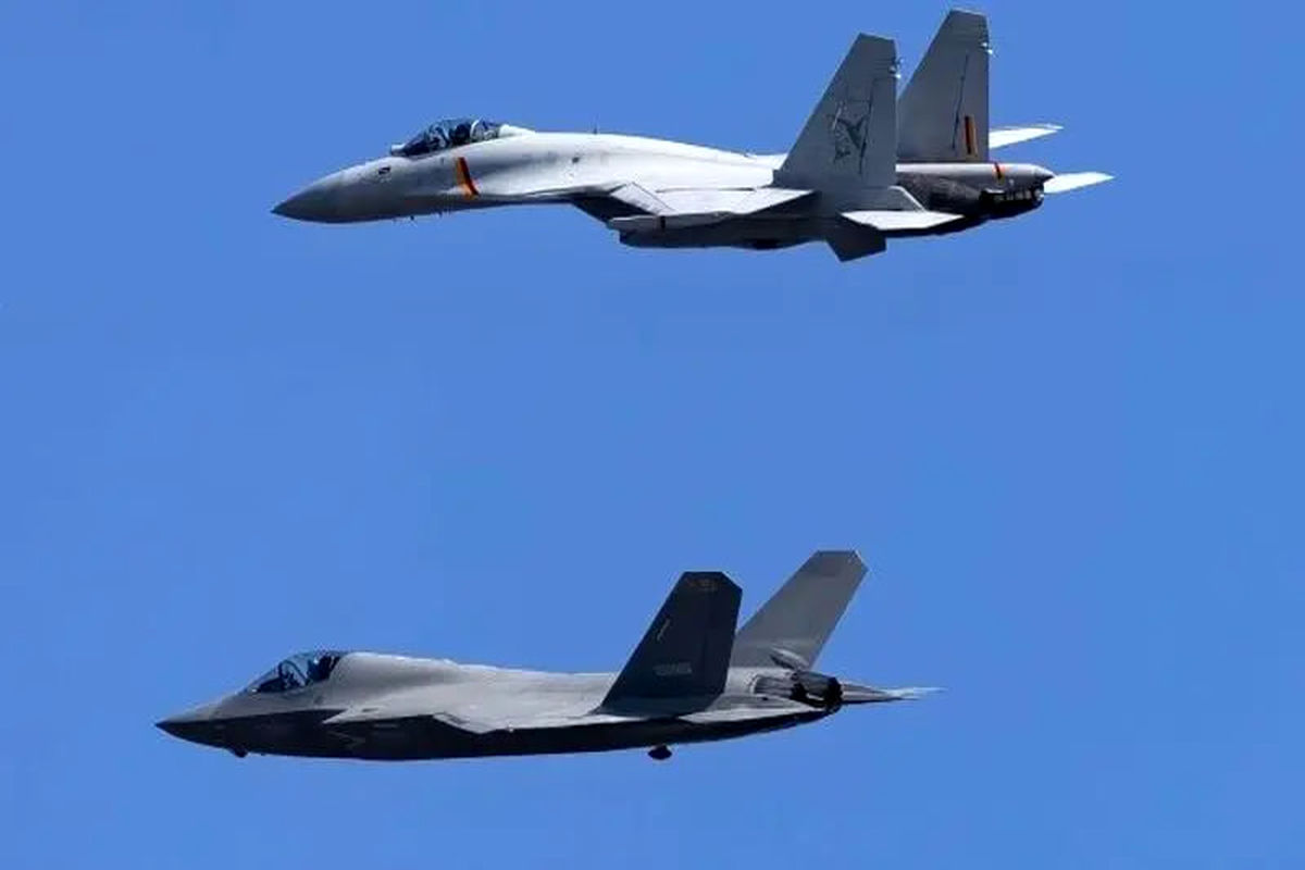 حقوق خلبانان جنگنده چقدر است؟ / پاسخ غافلگیرتان می‌ کند!