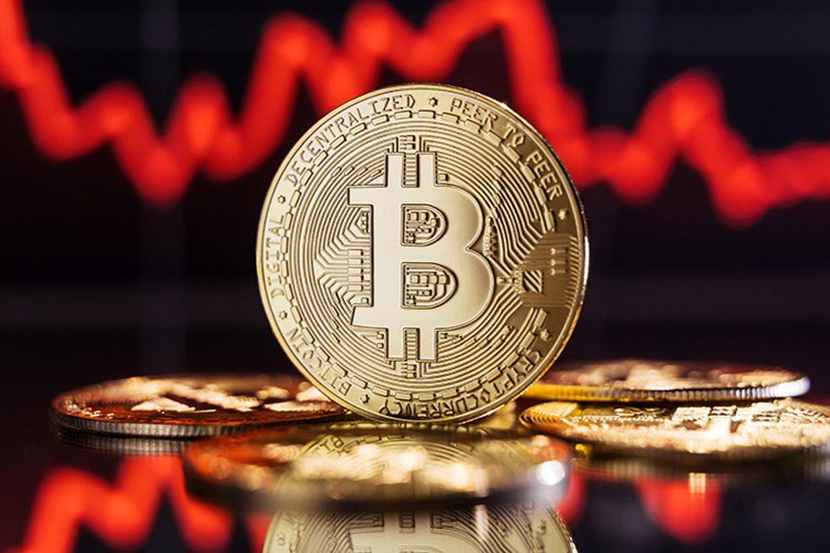 بیت کوین در آستانه فروپاشی/ ۹۰۰ میلیون دلار سرمایه از بازار خارج شد