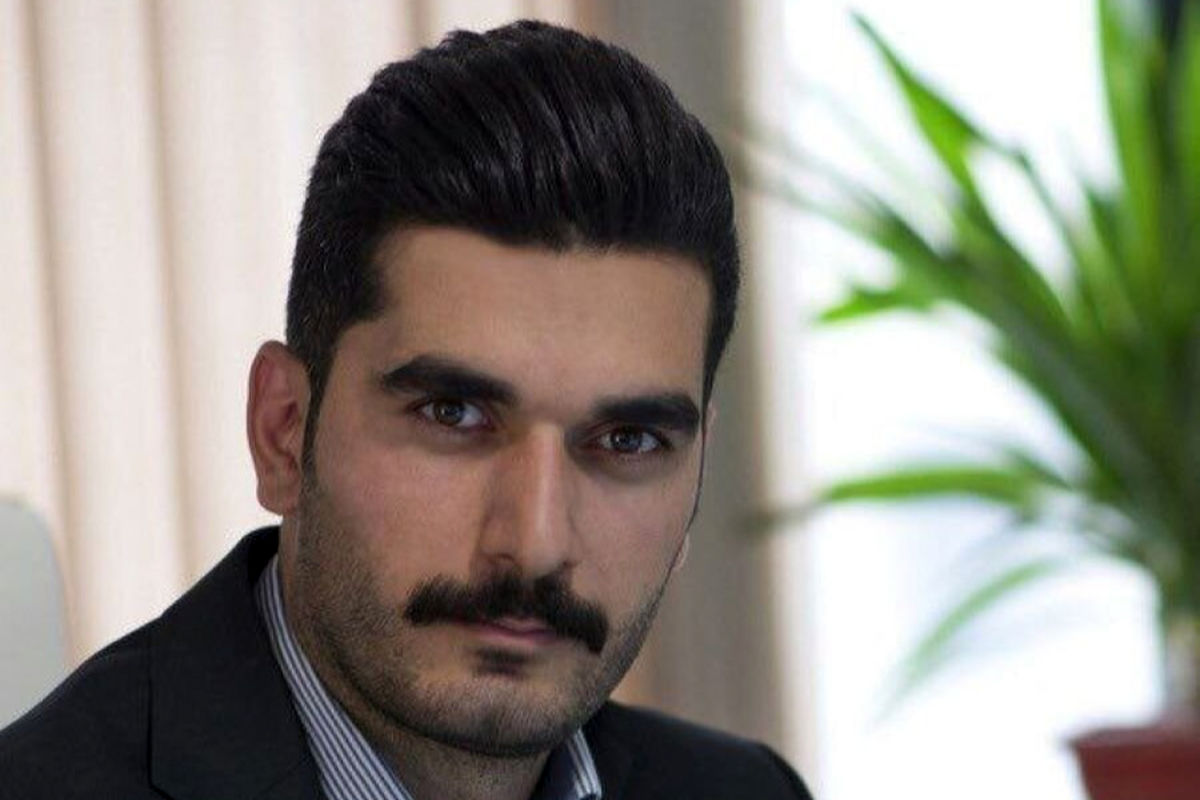 واکنش تند آقای رئیس به خبر دریافت حقوق ۲۰۰ میلیونی+ عکس