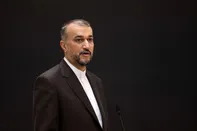 برای برقراری عدالت تلاش کنیم