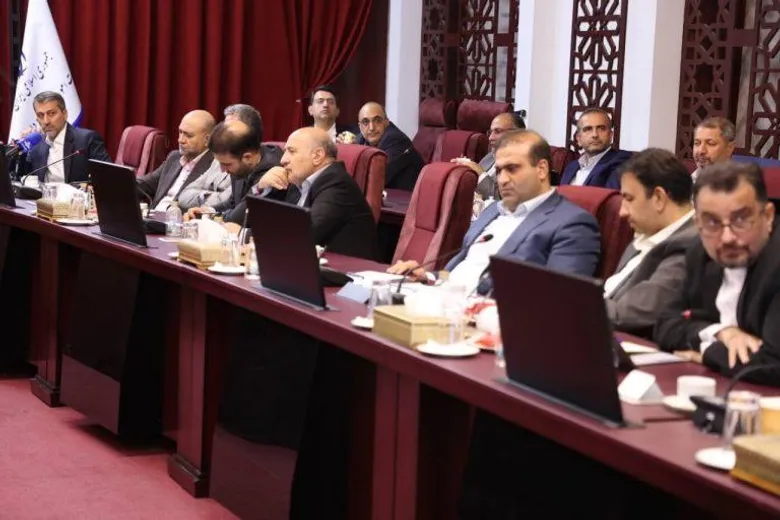 وزیر اقتصاد در نشست مشترک با دبیر شورایعالی و مدیران مناطق آزاد: مناطق آزاد باید الگوی سایر مناطق و پروژه‌های اقتصادی کشور باشند
