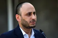 بهادری جهرمی کچل کرد