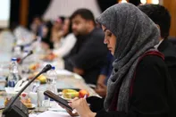 سوگواری برای مامِ میهن؛ میانِ آوار و قضاوت
